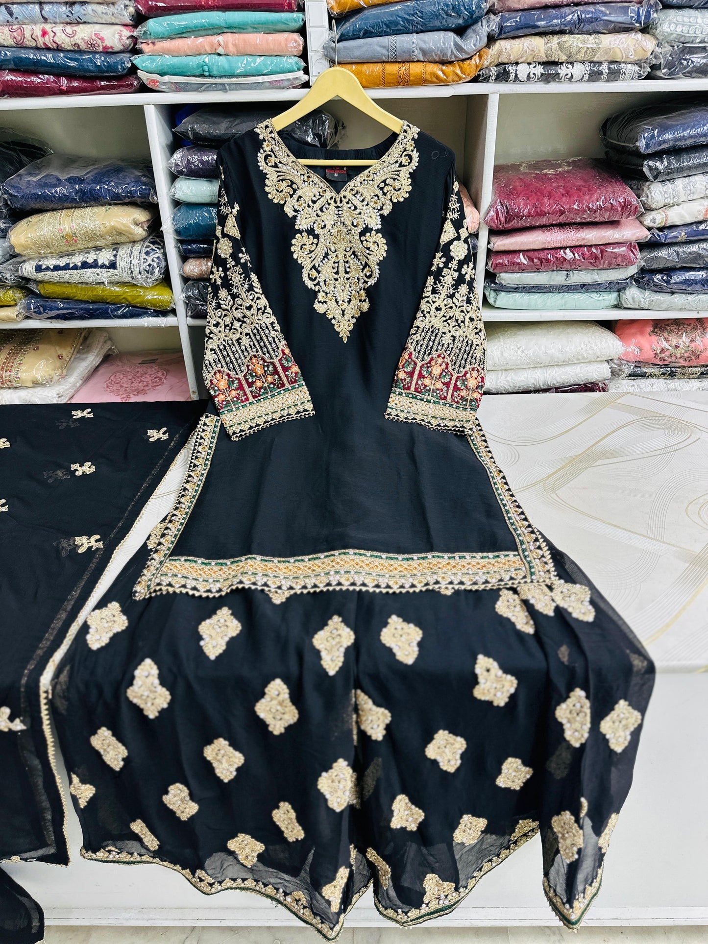 PB8592 Black