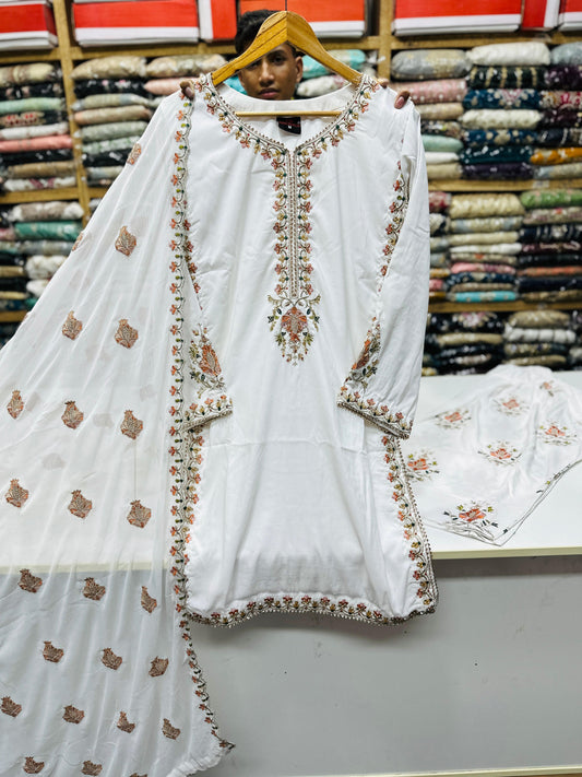 PB8593 White