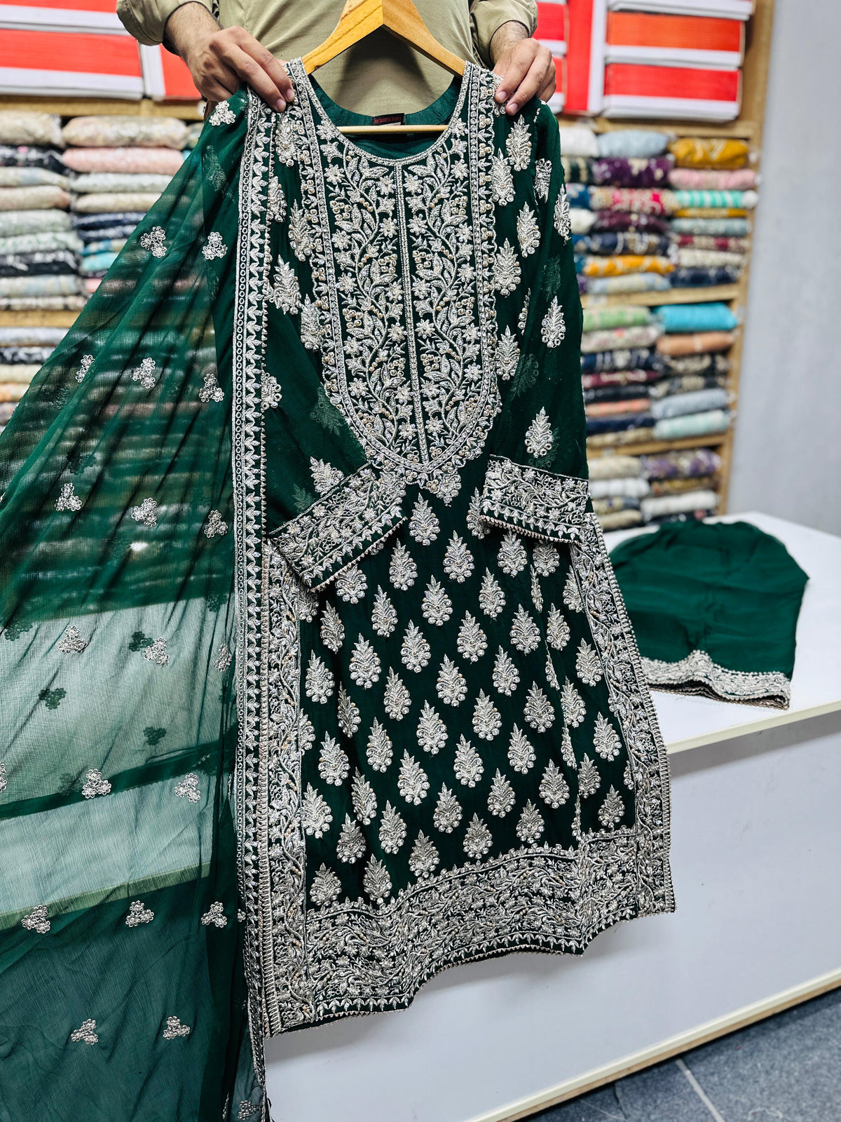 PB1738 Green