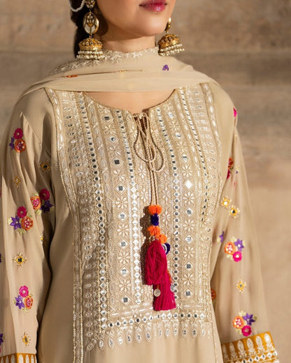 Karma Saj Dhaj 526 Beige & Mustard