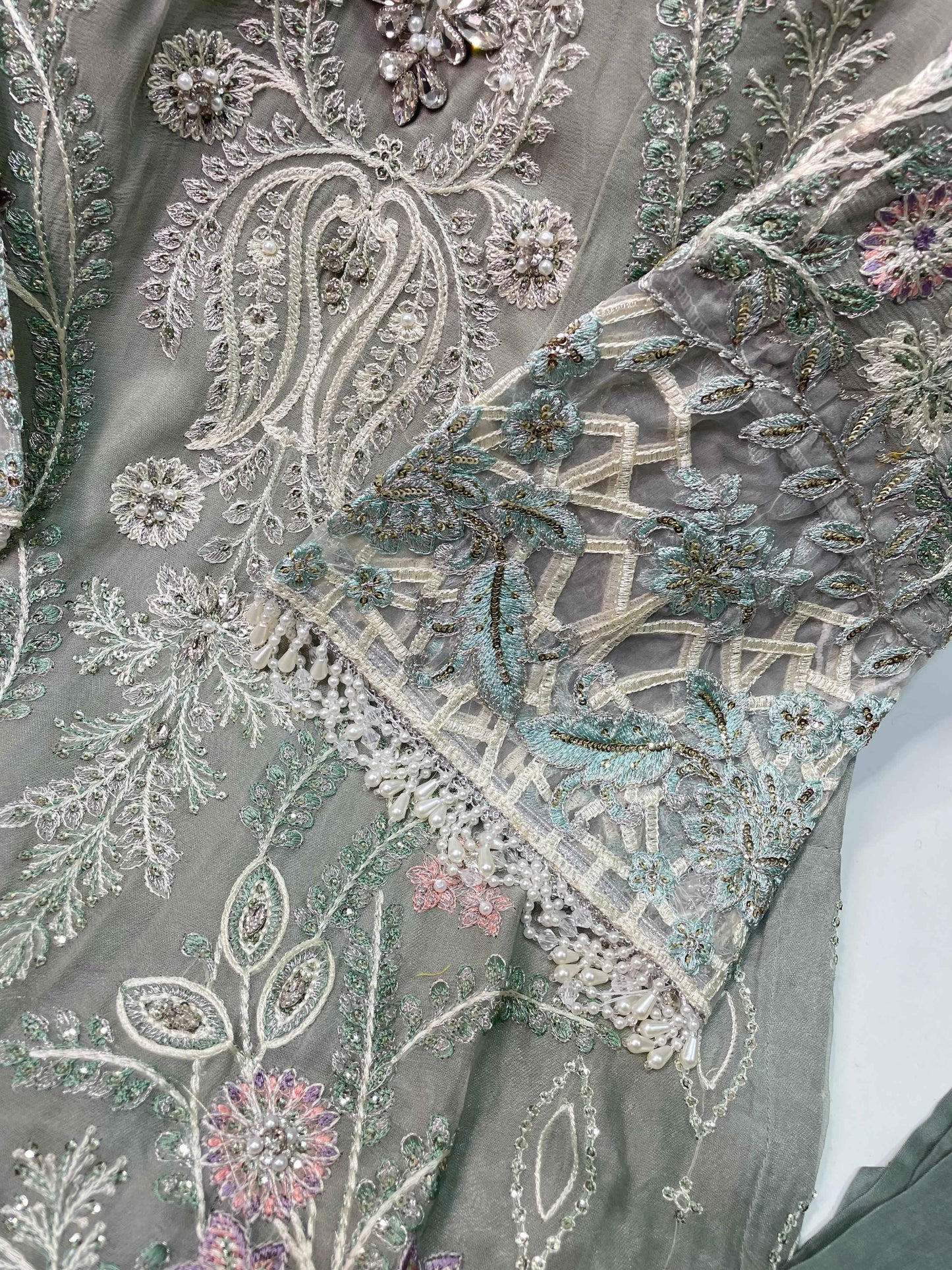 CHIFFON FABRI 3-PCS Heavy Embroided Wedding Dress