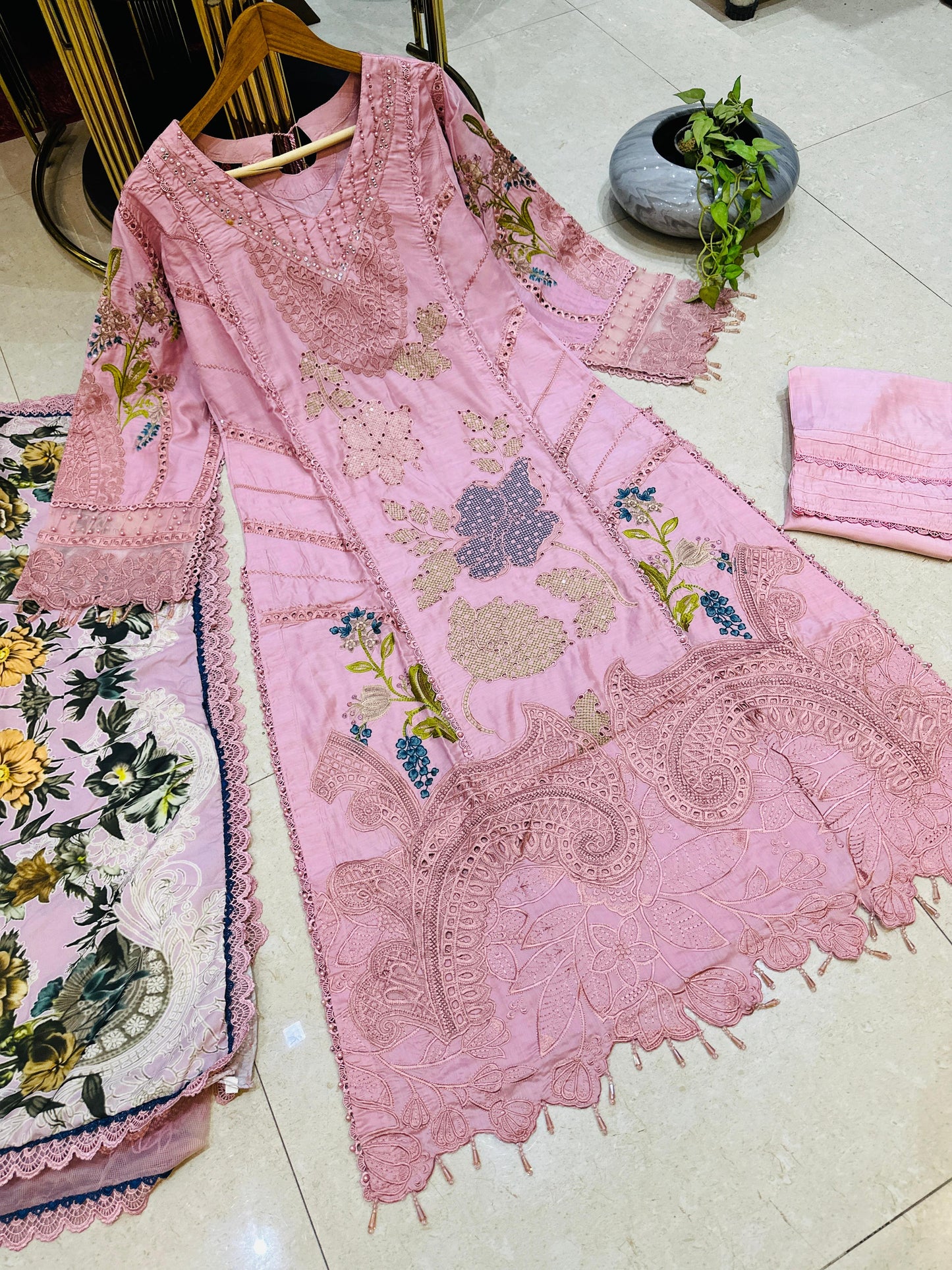 SG1478 Chikan kari Viscose Pink