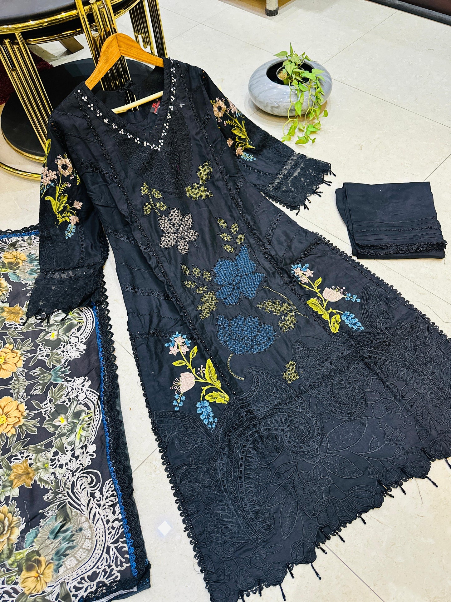 SG1478 Chikan kari Viscose Black