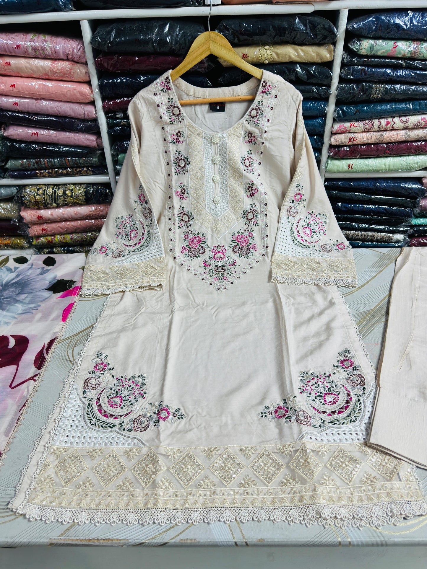 SG2637 Viscose Off white