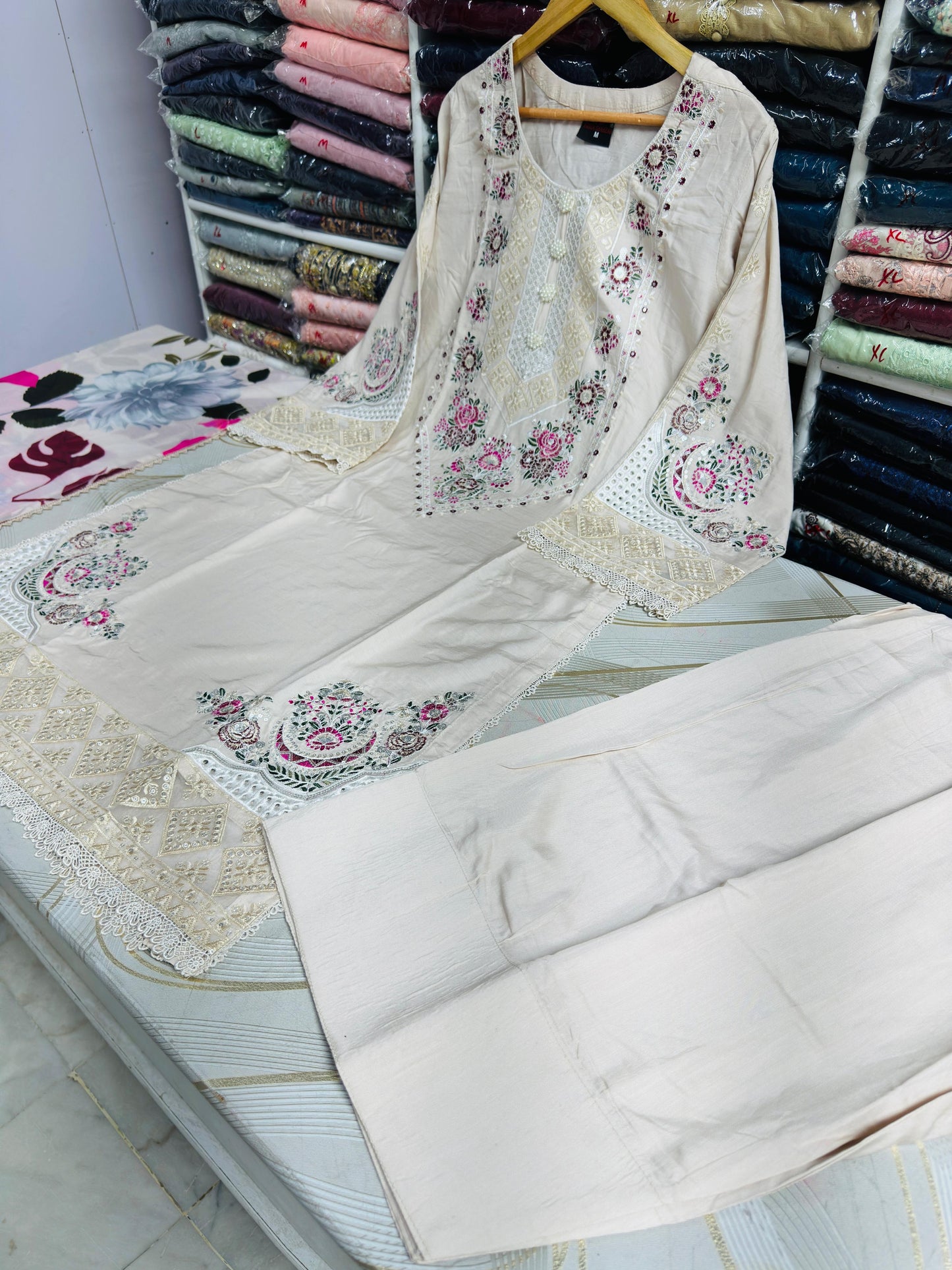 SG2637 Viscose Off white