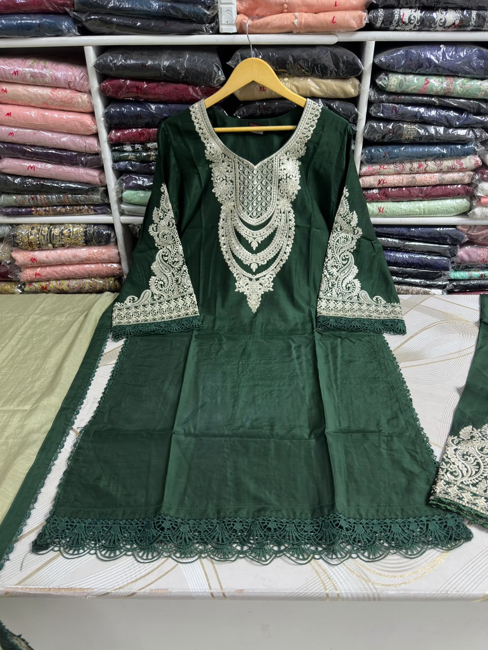 PB6393 Green