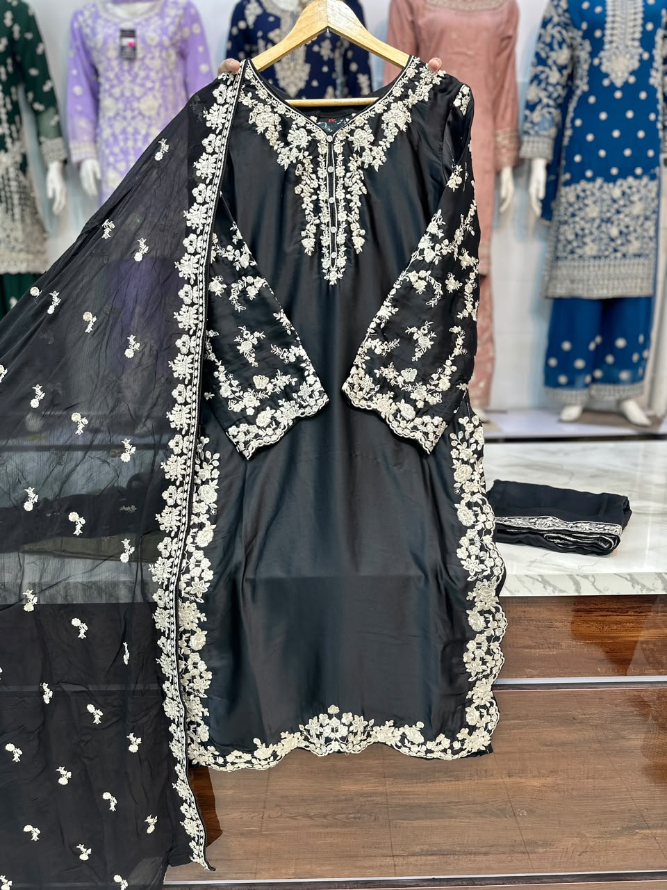 PB 6384 Black