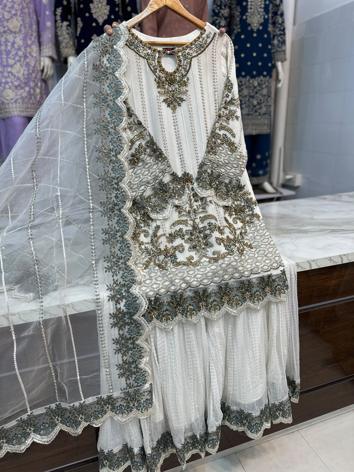 SL629 White