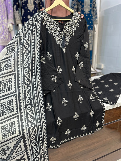 PB729 Black