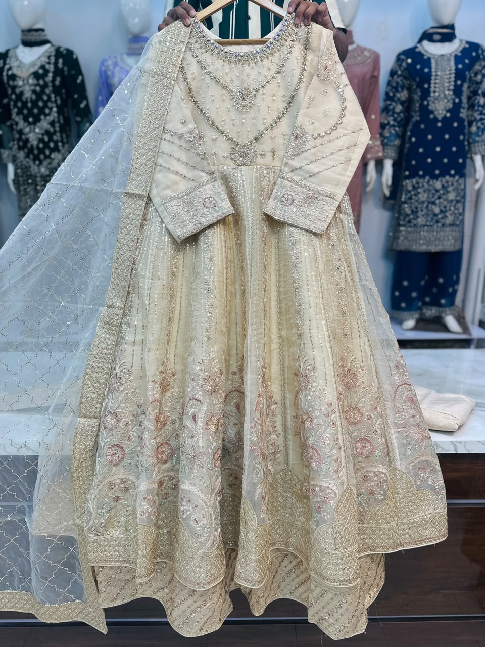 PB 6392 Off White