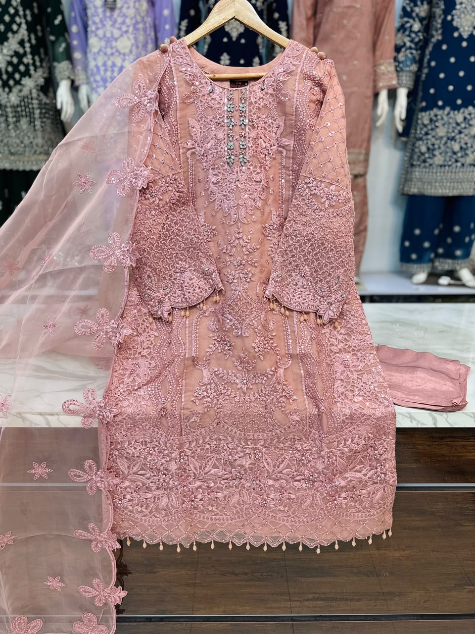 PB739 Peach