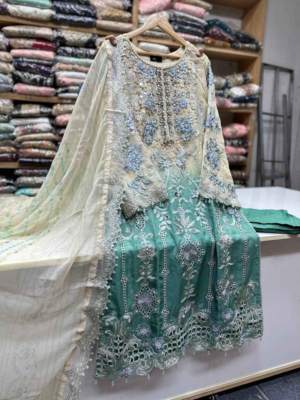 Maria B Hit Article – Chiffon Embroidered 3PC Suit