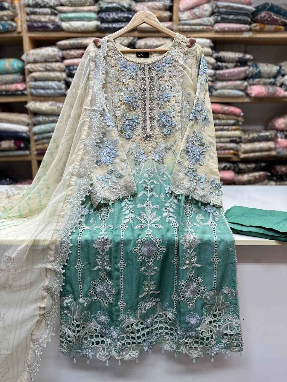 Maria B Hit Article – Chiffon Embroidered 3PC Suit