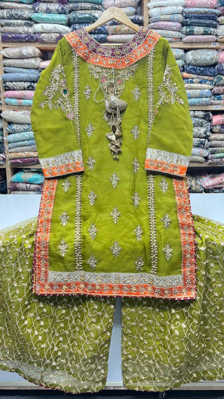 Mehndi Outfit – Organza Hand-Made Work with Tassel Embellishment ✨