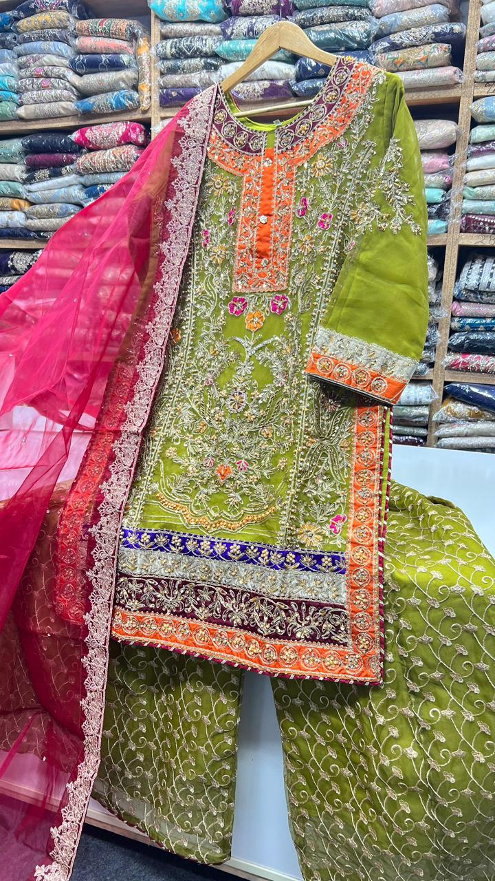 Mehndi Outfit – Organza Hand-Made Work with Tassel Embellishment ✨