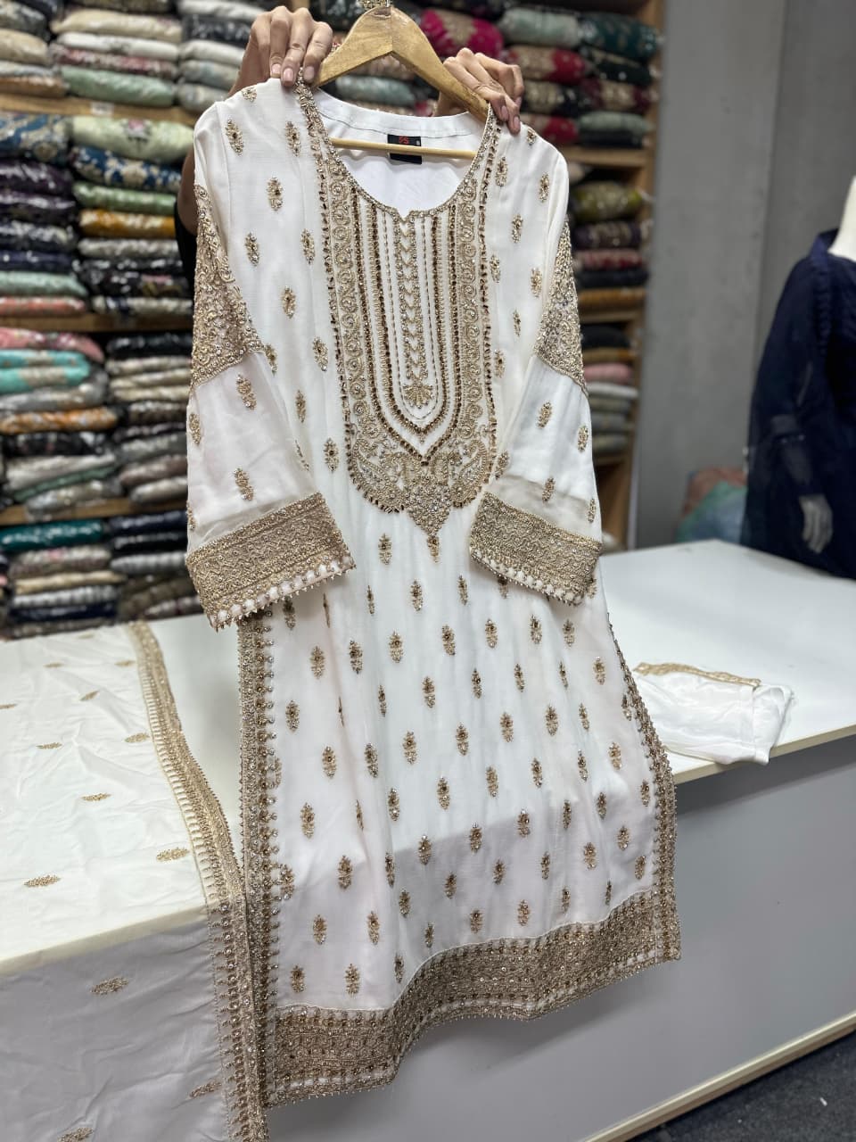SG2189 White