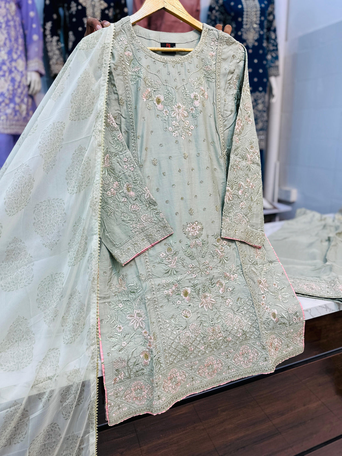 SG730 Viscose Pistachio Green