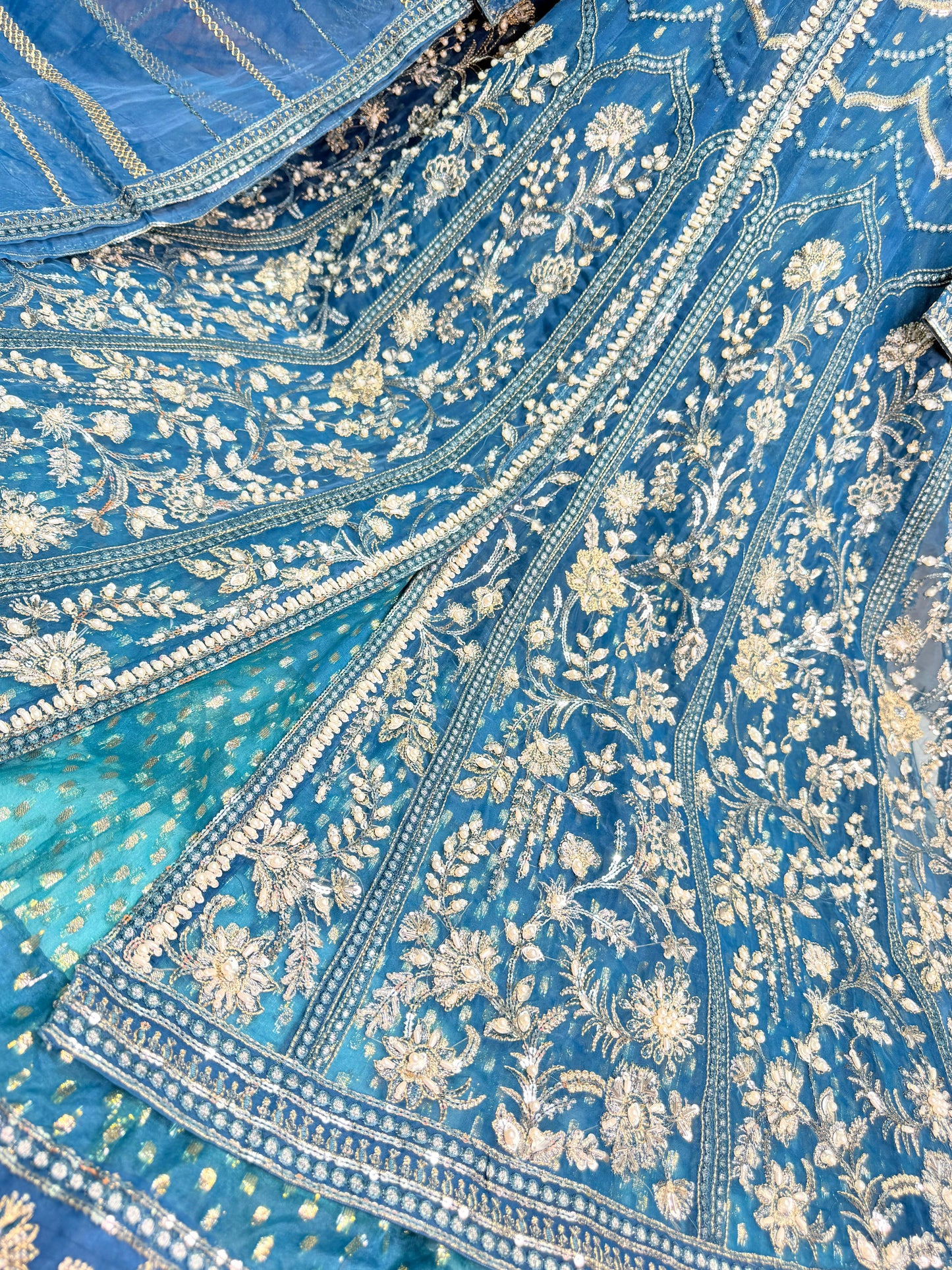 CHIFFON FABRIC 2-PCS BEAUTIFUL EMBROIDED MAXI